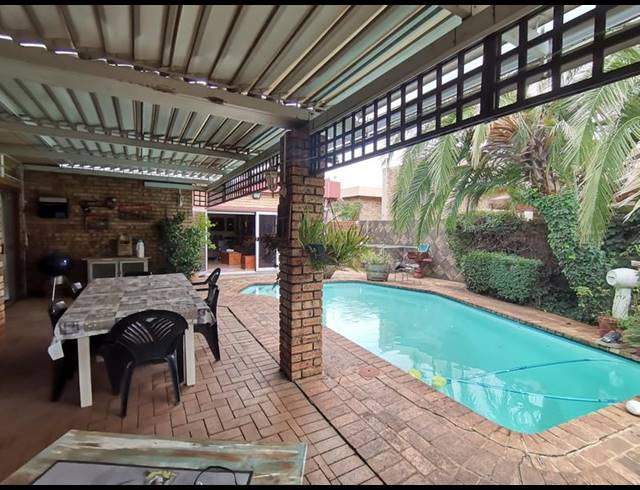 4 BEDROOM HOUSE FOR SALE IN VANDERBIJLPARK SE 3